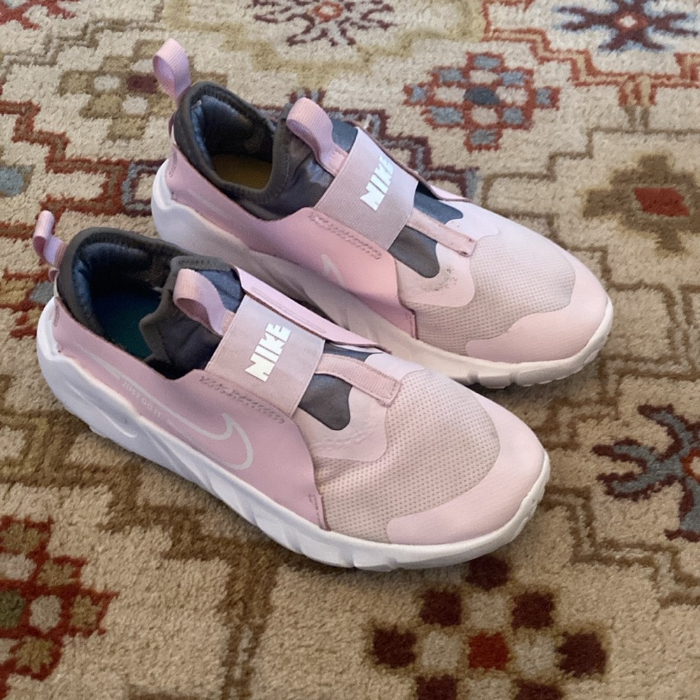 Nike Sneakers 4y